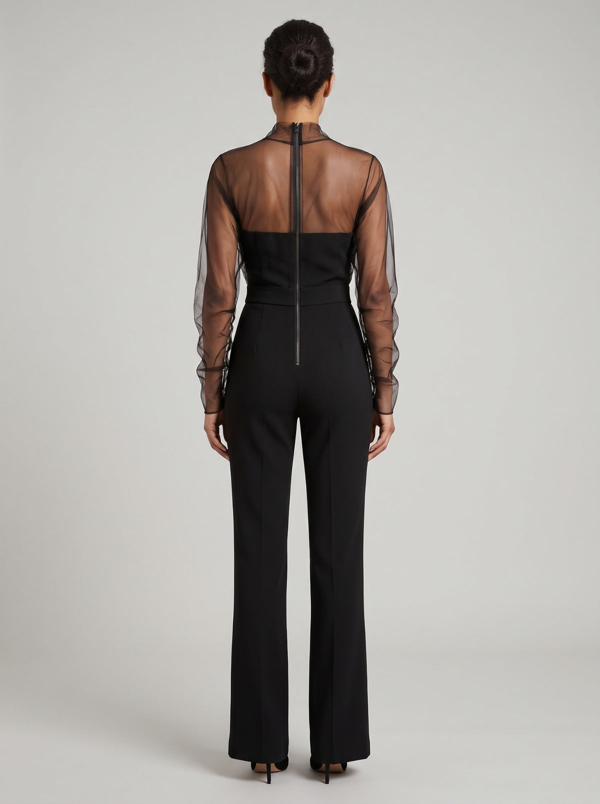 Mono Isadora — Negro, espalda